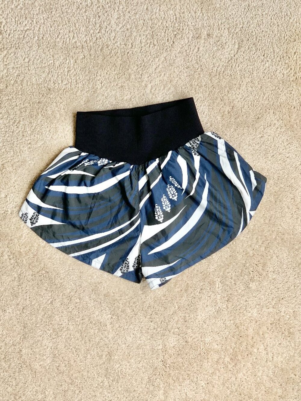 NWOT FP Movement Carpe Diem Printed Shorts, Sporty Striping Combo, Small - Picture 5 of 10